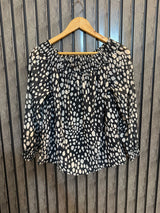 Chest 20  Length 22  Fabric Chiffon Modern Minimalist Western Top