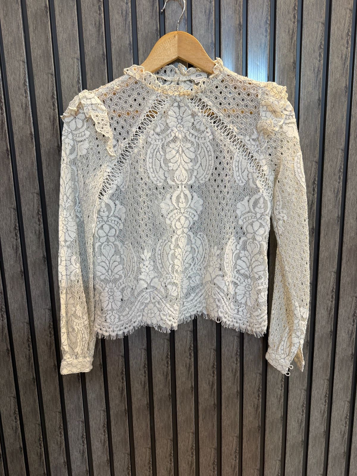 Chest 18  Length 20  Fabric Net Casual Chic Full Sleeve Top