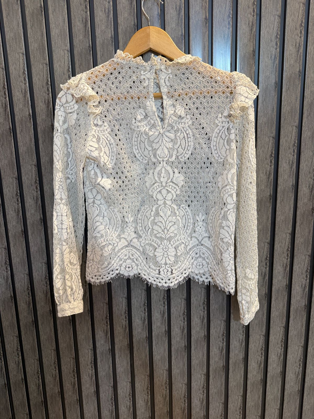 Chest 18  Length 20  Fabric Net Casual Chic Full Sleeve Top