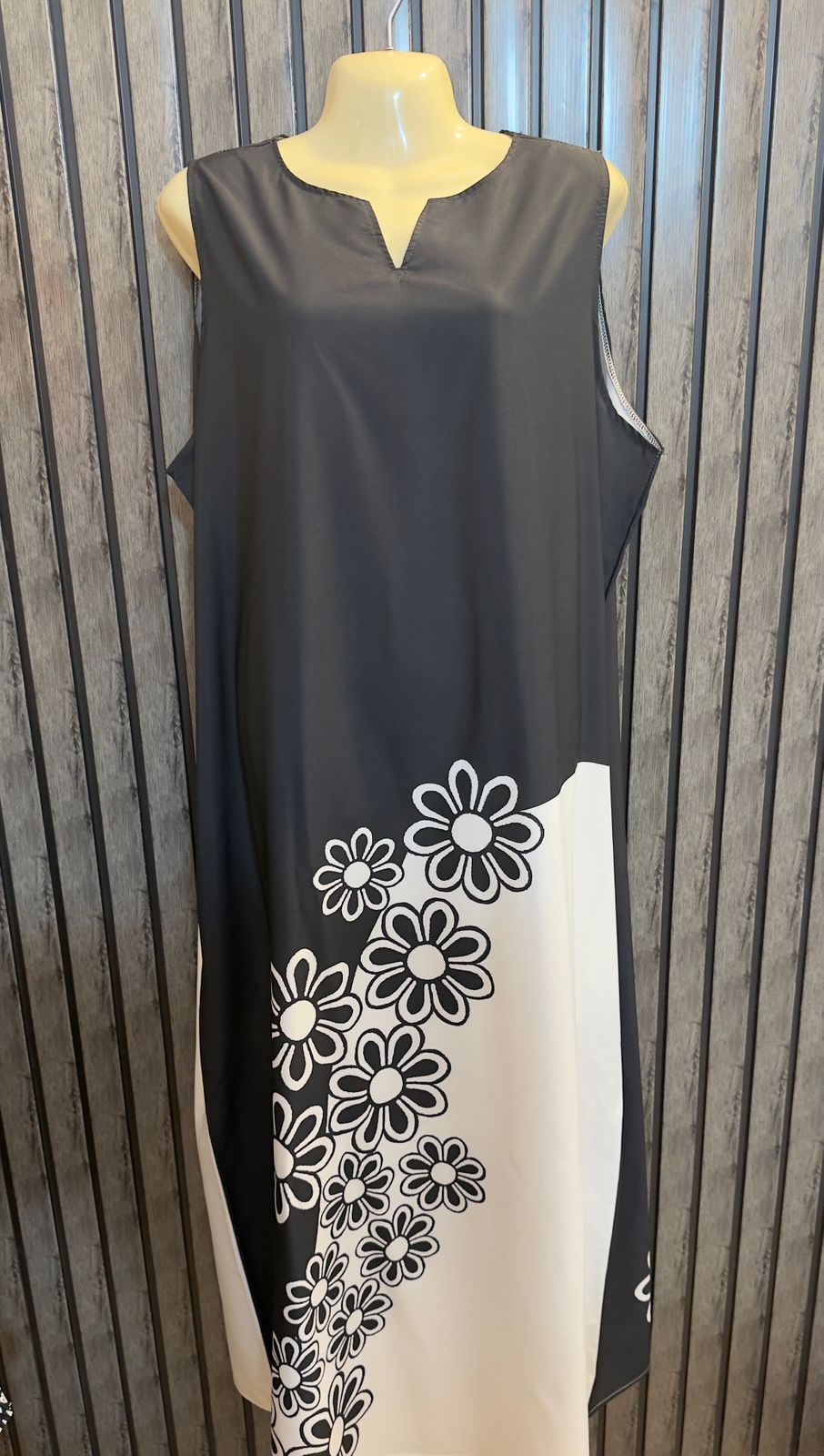 Chest 24  Length 55  Fabric Silk Sophisticated Western Long Maxis