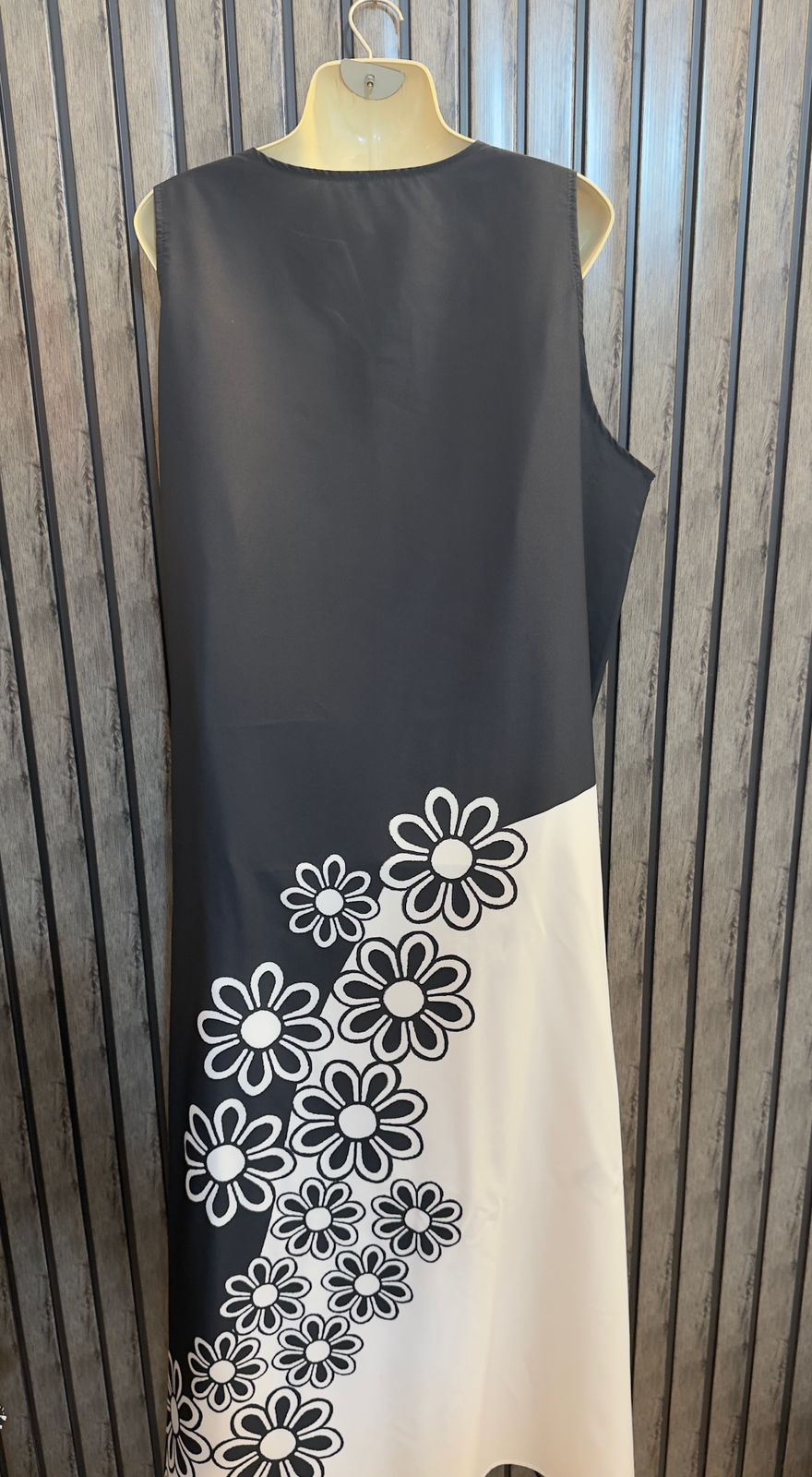 Chest 24  Length 55  Fabric Silk Sophisticated Western Long Maxis