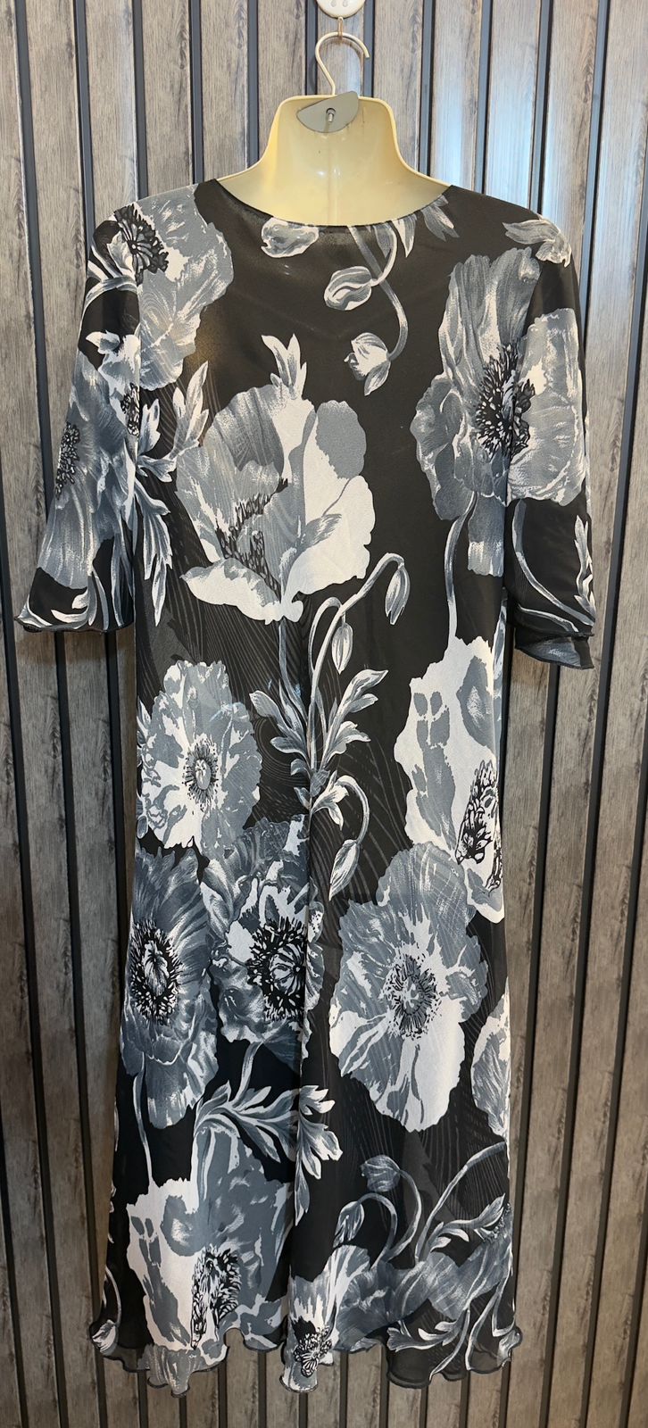 Chest 22  Length 43  Fabric Chiffon Original Branded Maxi Collection