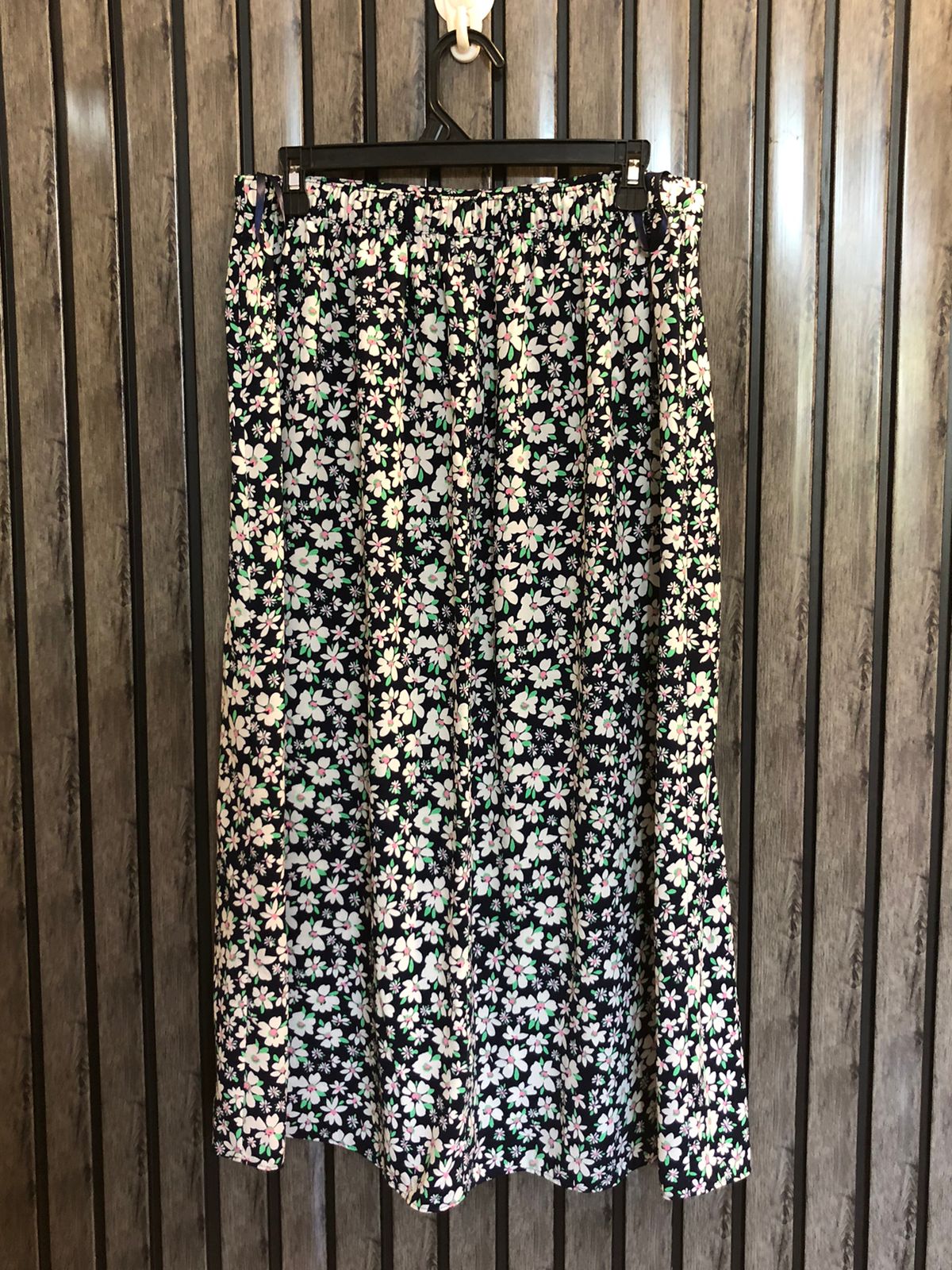 Waist 34  Lenght 33  Fabric silk Exclusive Ladies Skirts