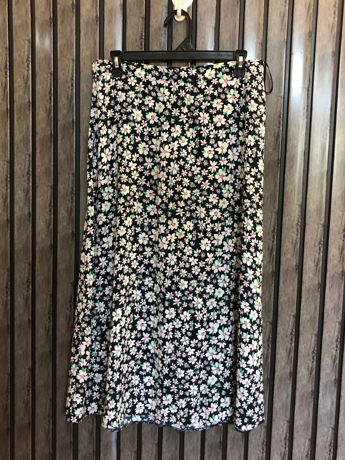 Waist 34  Lenght 33  Fabric silk Exclusive Ladies Skirts
