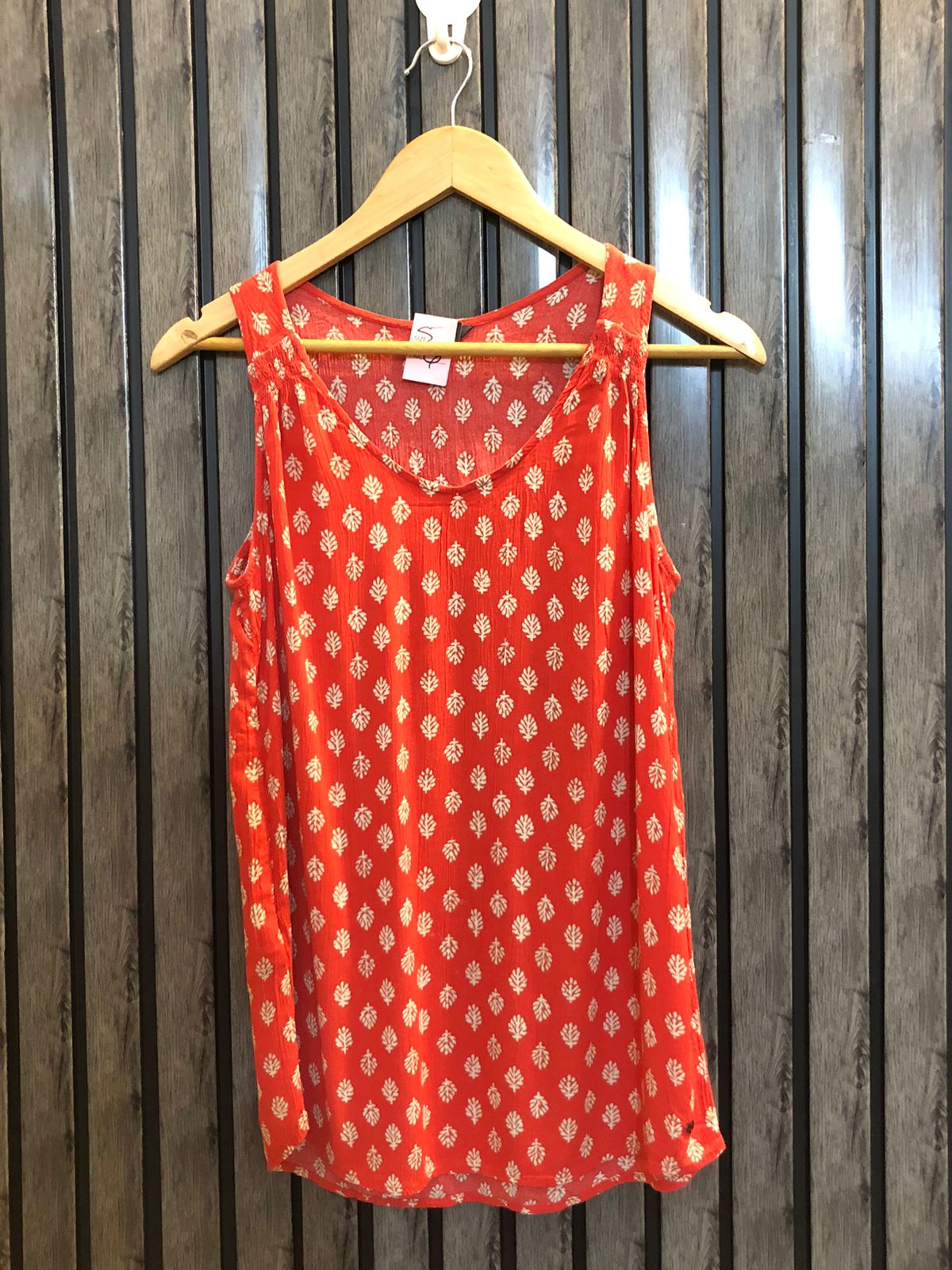 Chest 18  Lenght 24  Fabric cotton silk Festive Wear Sleeveless Tops for Women