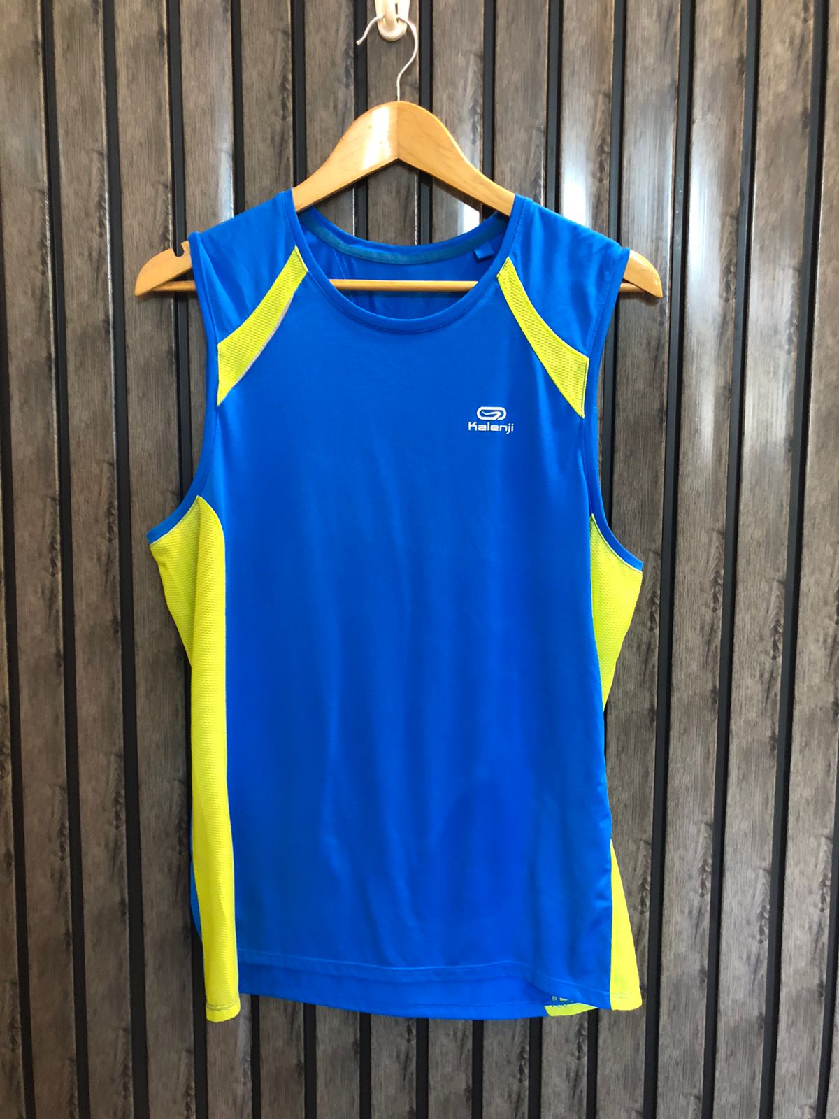 Chest 22  Lenght 25 Fashion Forward Sleeveless T-Shirts