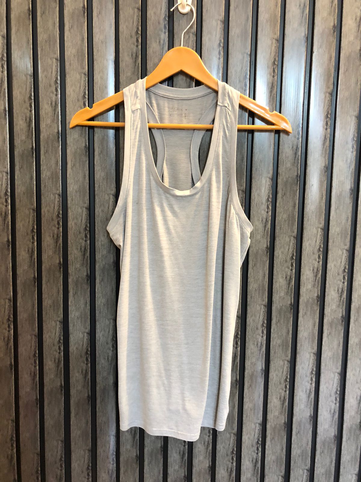 Chest 20  Lenght 24  Fashionable Sleeveless T shirt