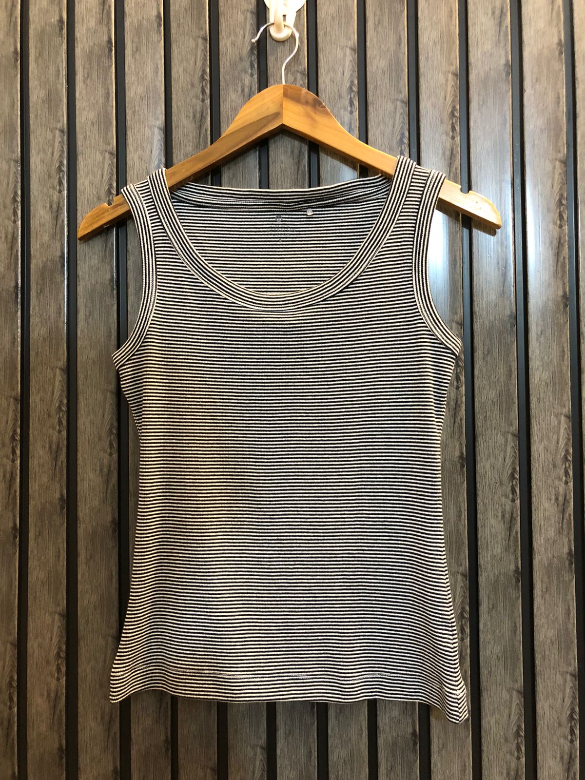 Chest 18  Lenght 20.5 Elegant Sleeveless T-Shirts