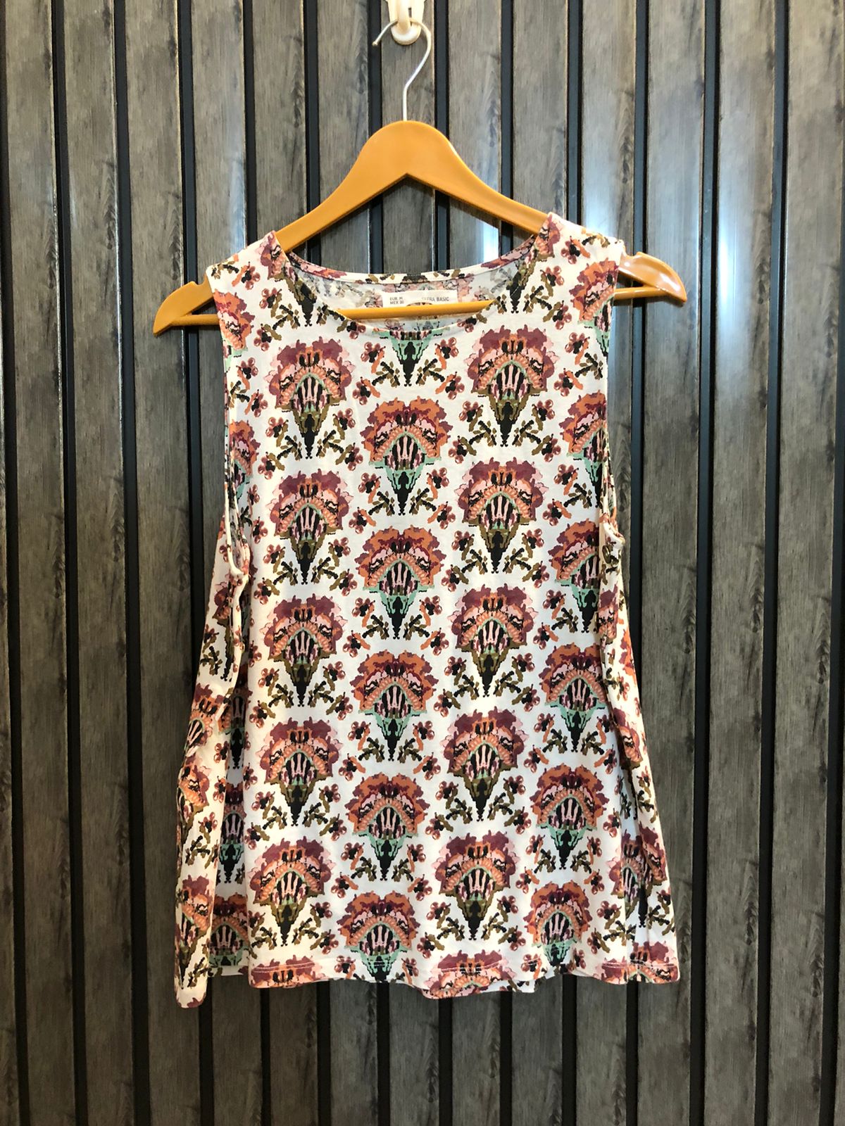 Chest 20  Lenght 24 Ladies Sleeveless T-Shirts