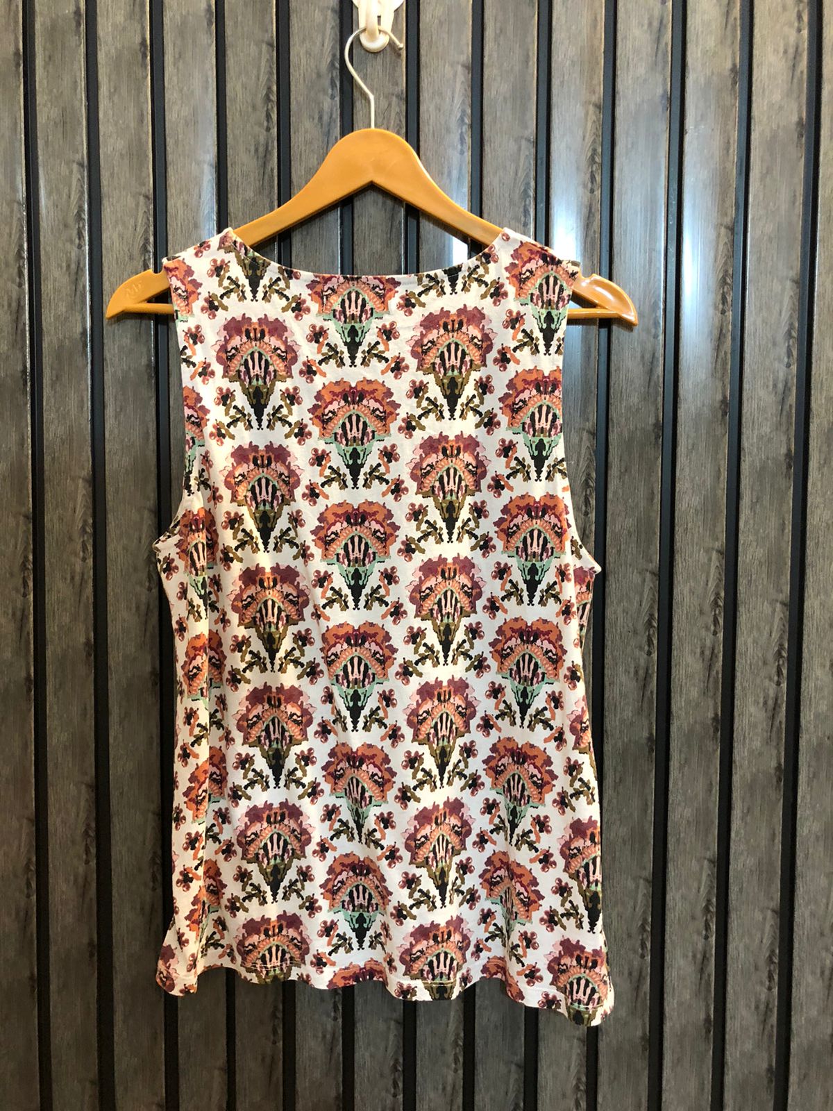 Chest 20  Lenght 24 Ladies Sleeveless T-Shirts