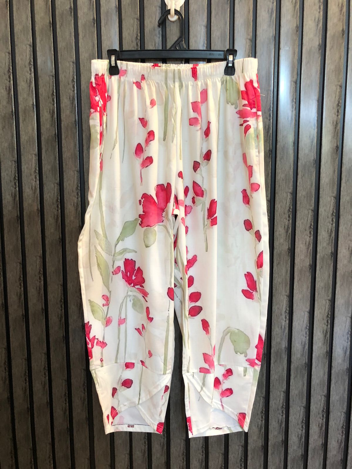 Waist 36 to 38  Lenght 35  Fabric silk Chic Women’s Trousers