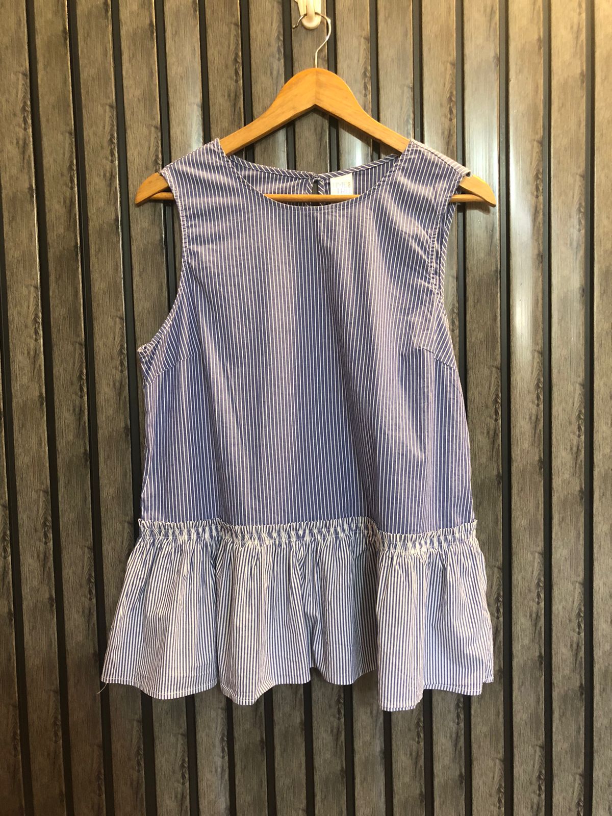 Chest 19.5  Lenght 26  Fabric cotton Luxury Branded Women’s Sleeveless Tops