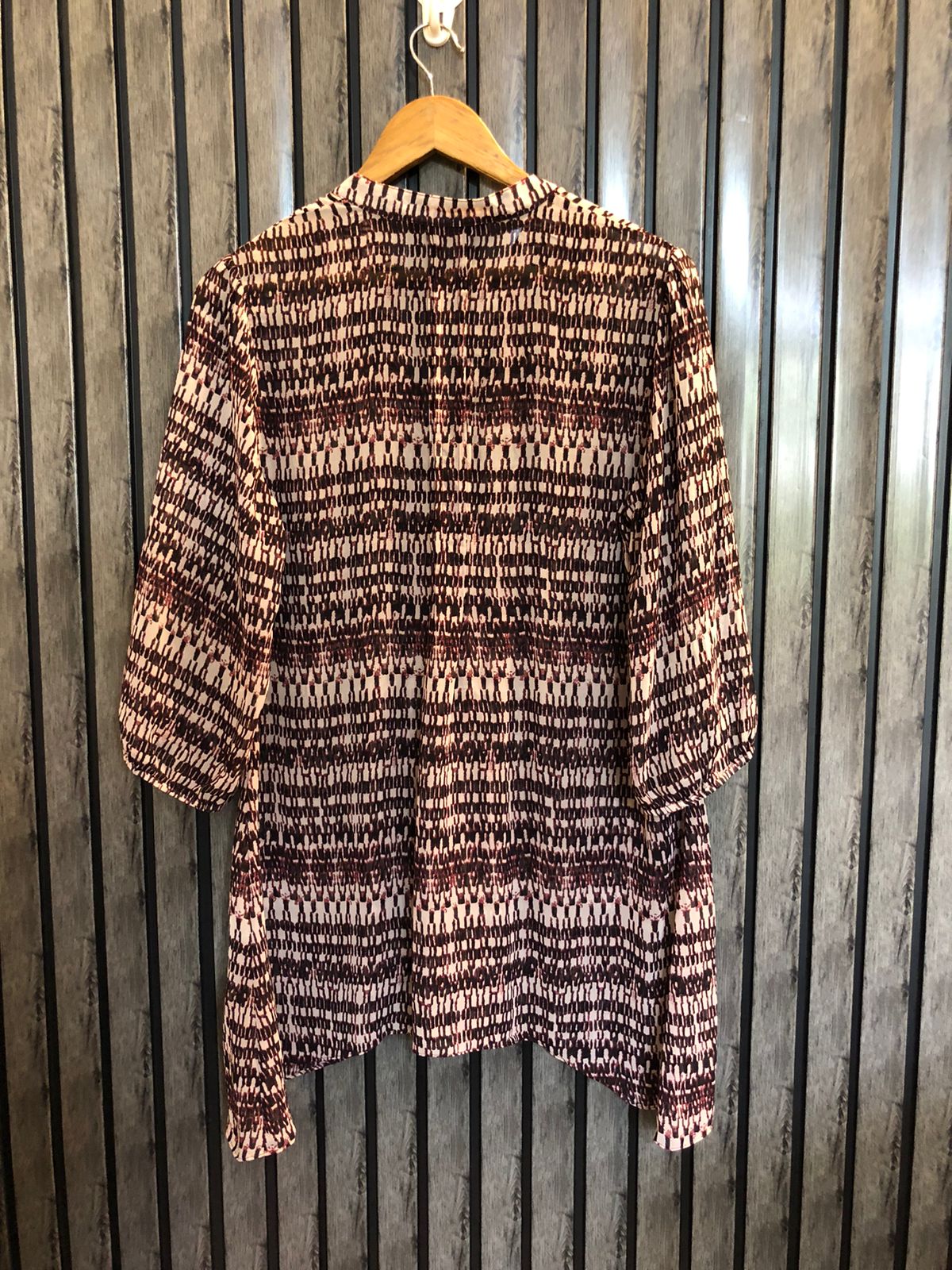 Chest 20  Length 30  Fabric Chiffon Stylish Ladies Top