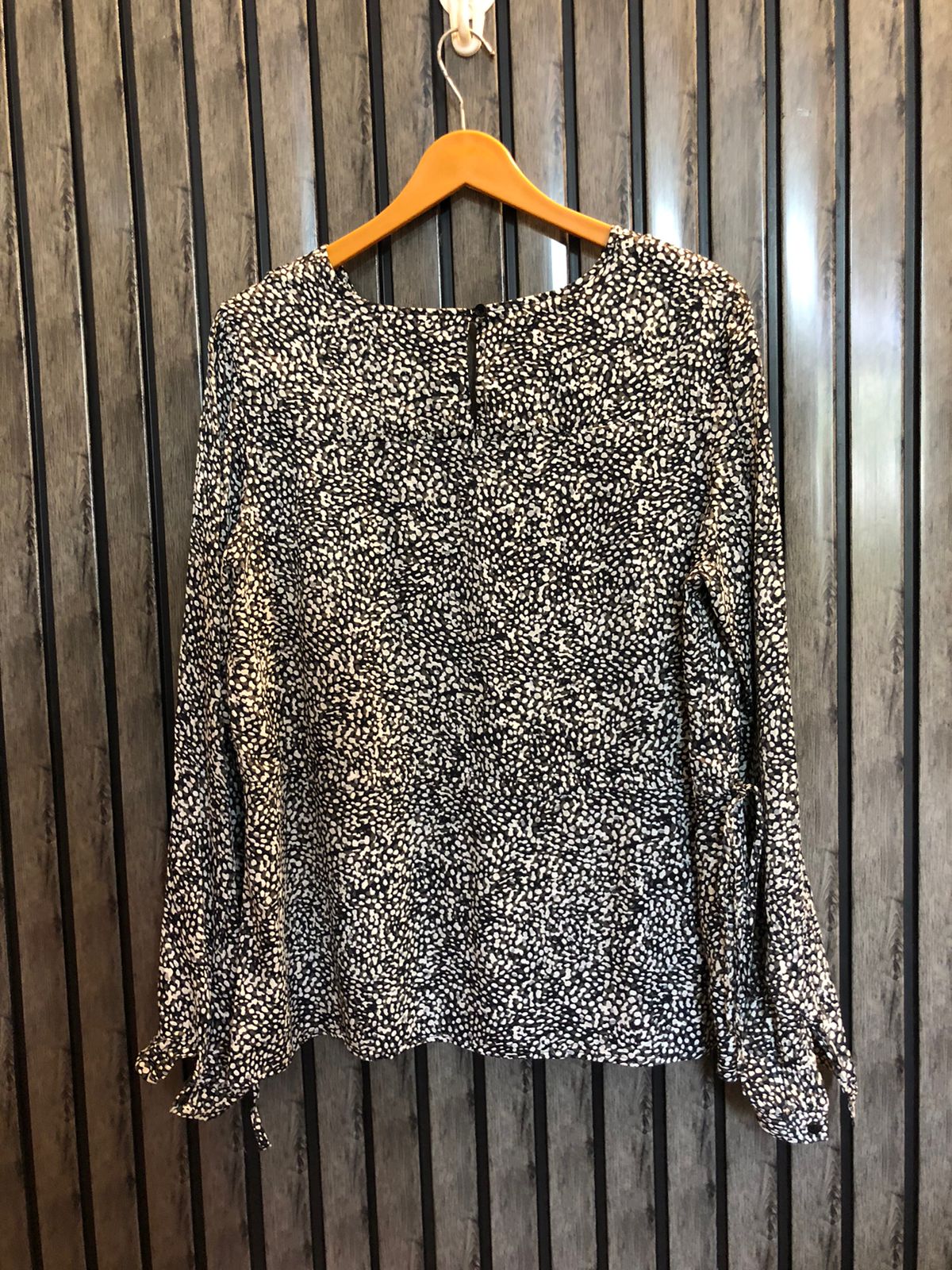 Chest 21  Length 26  Fabric Silk Women Smart Wear