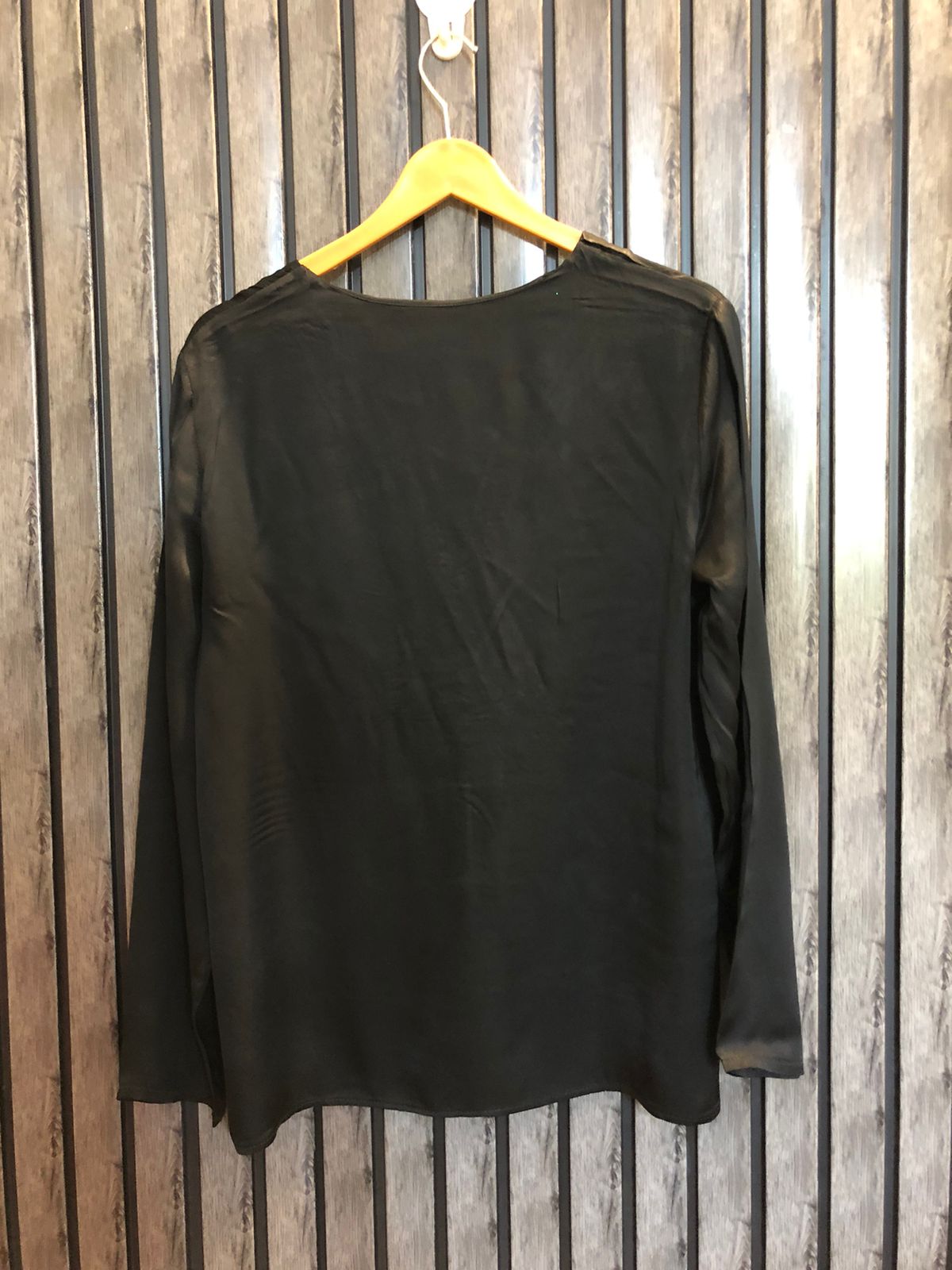Chest 19  Length 25  Fabric Silk Stylish Daily Wear Top
