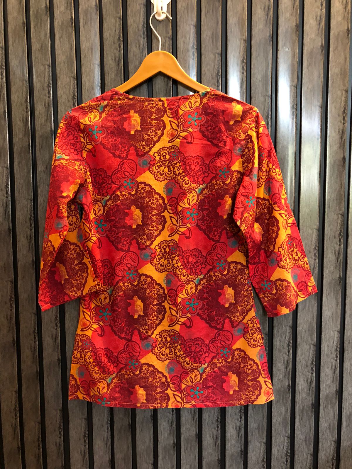 Chest 17  Length 26  Fabric Cotton Women Signature Wear