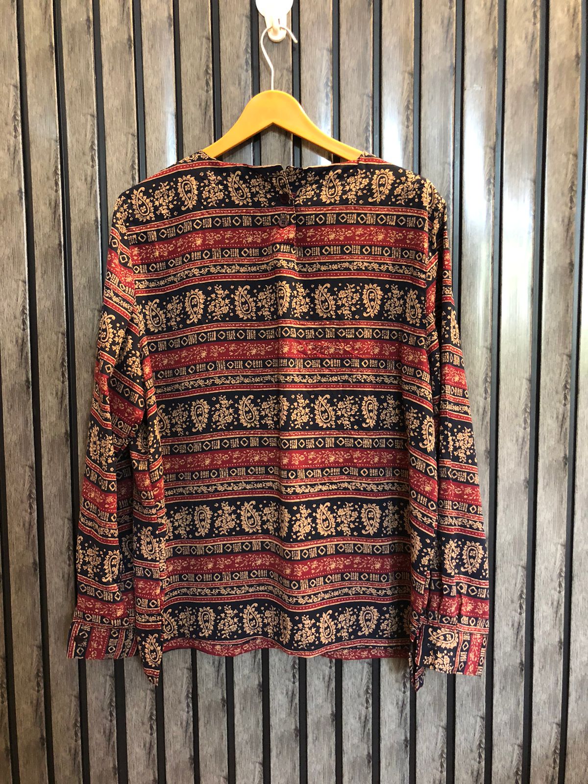 Chest 21  Length 25  Fabric Silk Trendy Urban Top