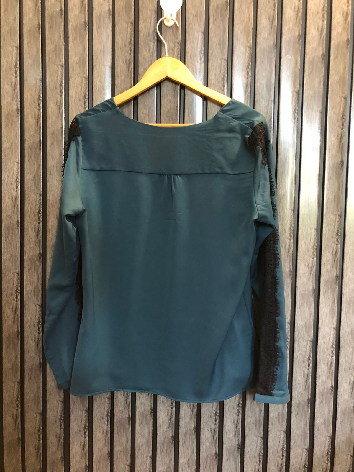 Chest 20  Length 24  Fabric Silk Smart Casual Women Top