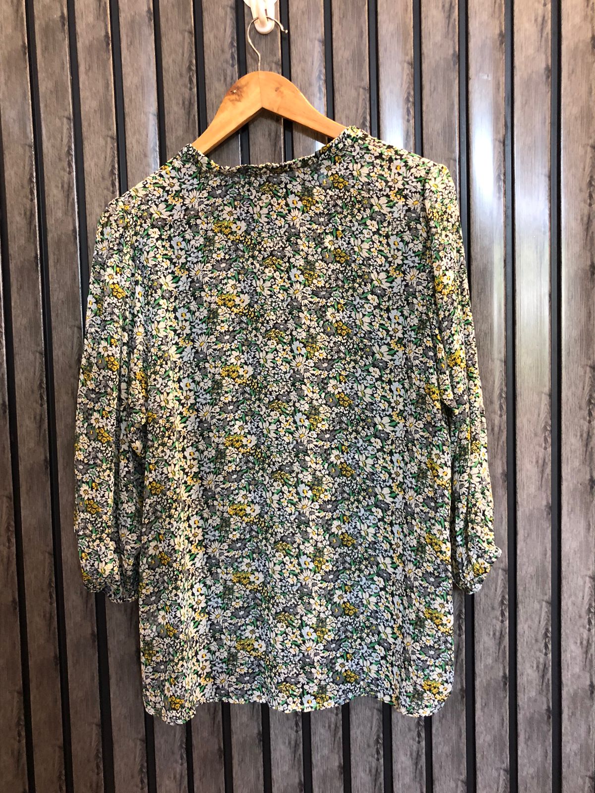 Chest 20  Length 24  Fabric Chiffon Modern Urban Top