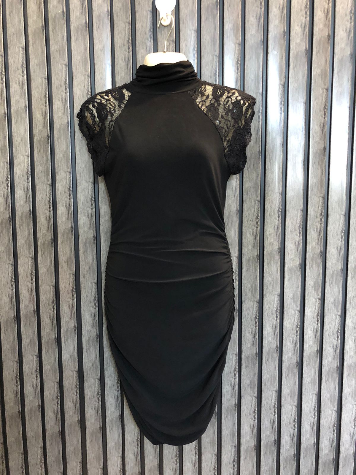 Chest 20  Lenght 34  Fabric silk jersey Chic Mini Dress