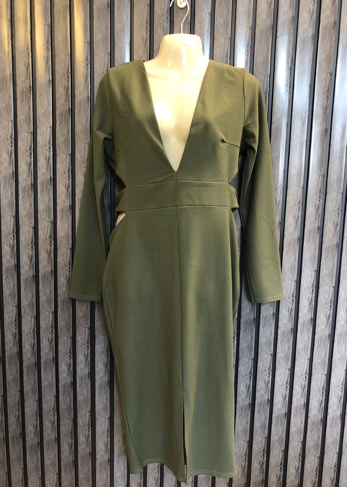 Chest 20  Length 42  Fabric Silk Jersey Chic Party Outfit
