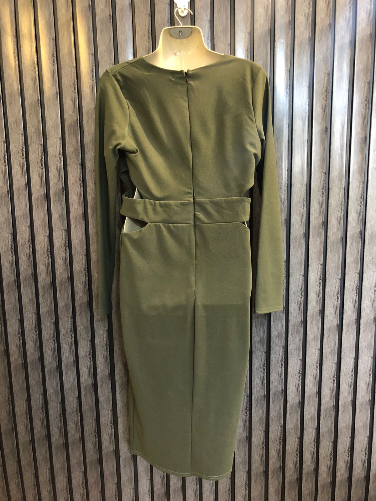 Chest 20  Length 42  Fabric Silk Jersey Chic Party Outfit