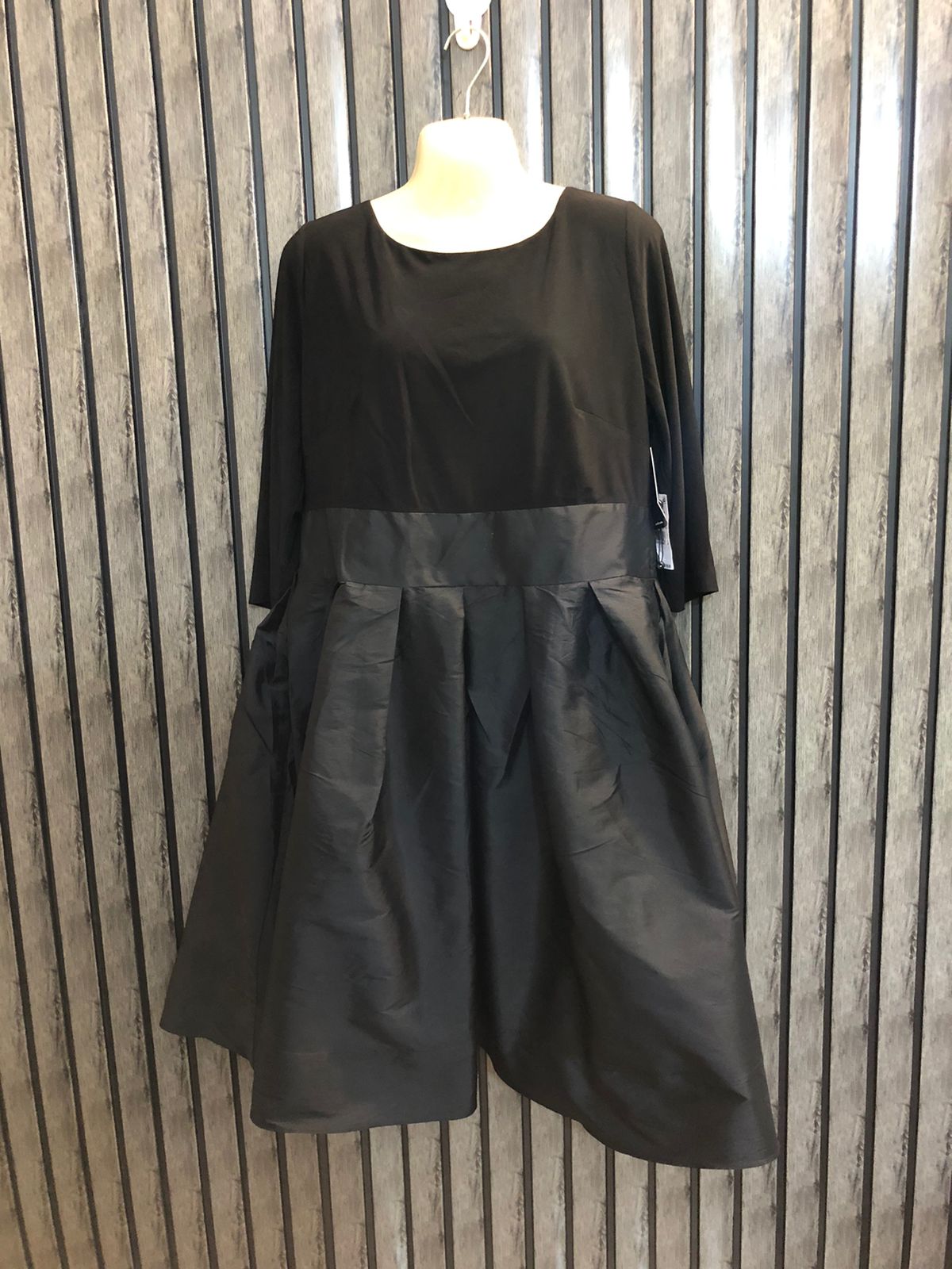 Chest 22  Length 39  Fabric Silk Jersey Trendy Ladies Mini Dress