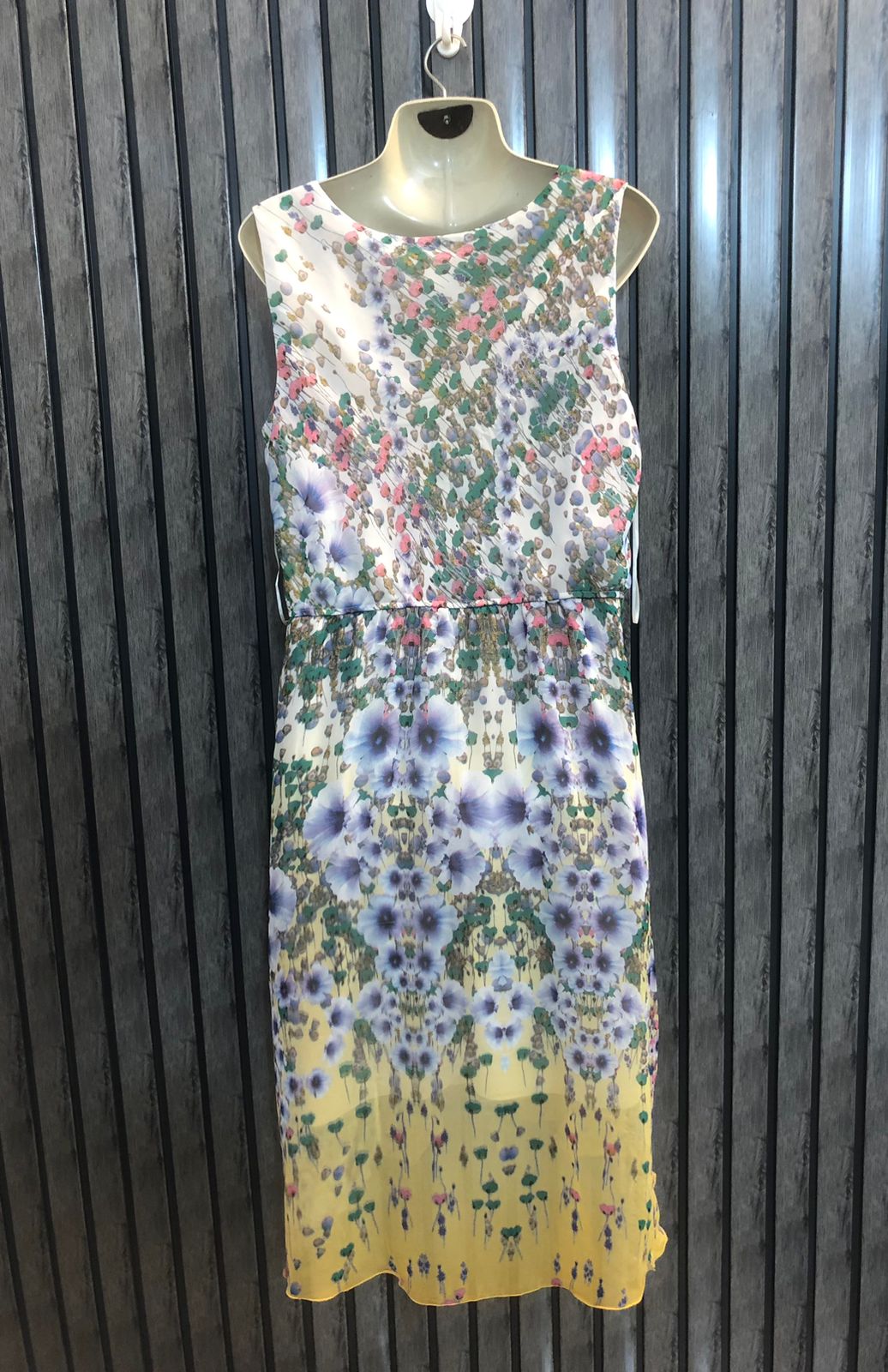 Chest 20  Lenght 39  Fabric chiffon Glamour Maxi House