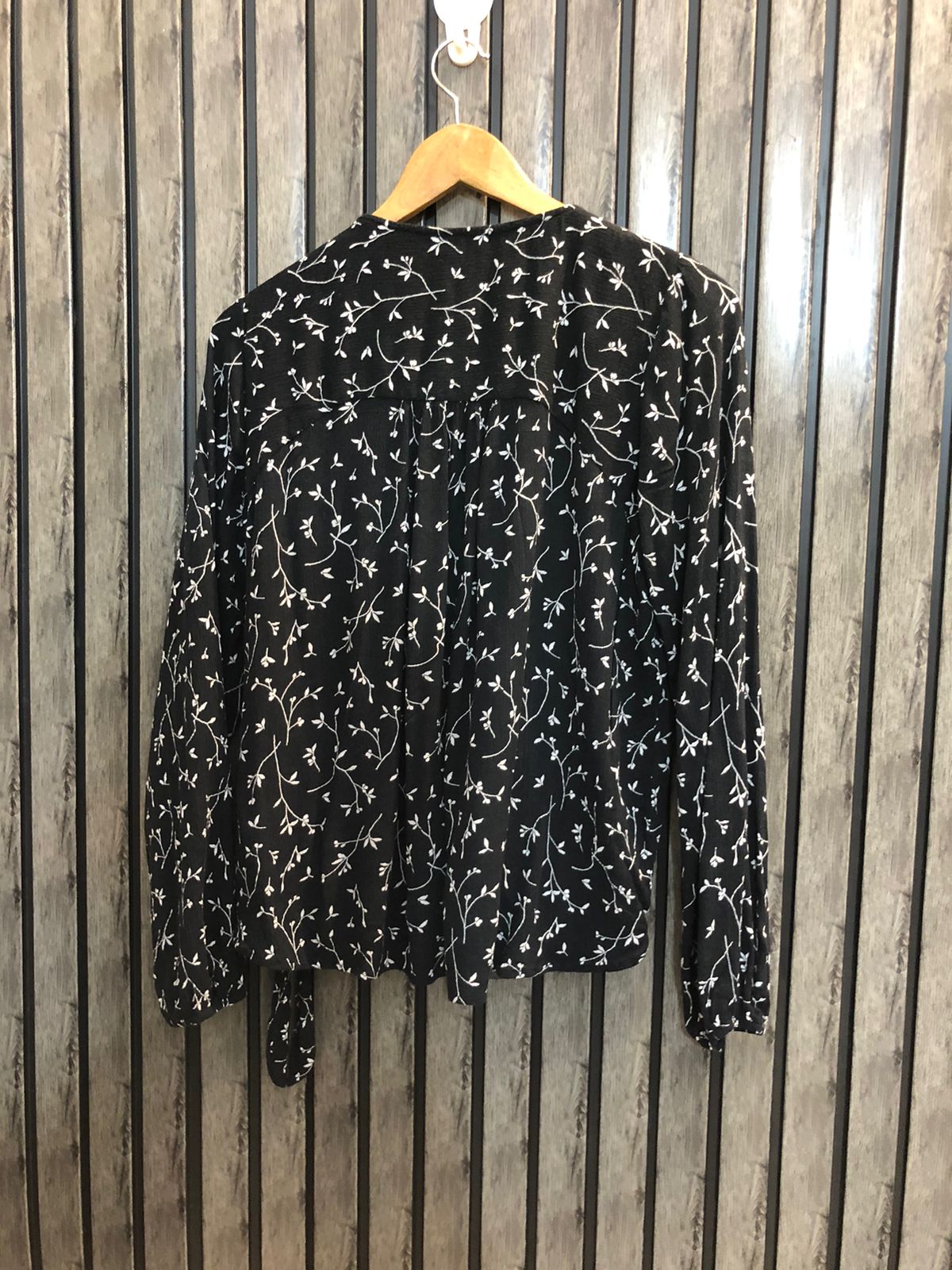 Chest 20  Length 21 To 23  Fabric Cotton Women Cotton Full Sleeves Casual Top