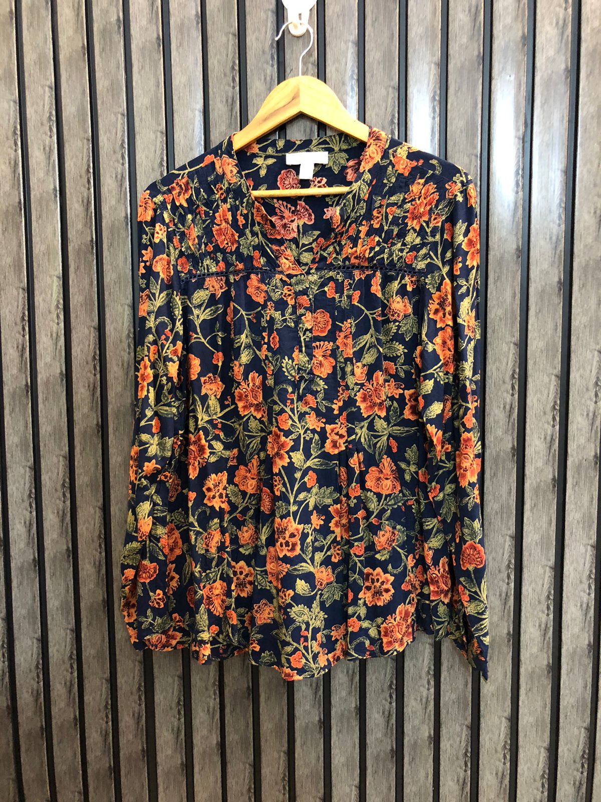 Chest 21  Length 26.5  Fabric Linen Stylish Women Daily Wear Summer Top
