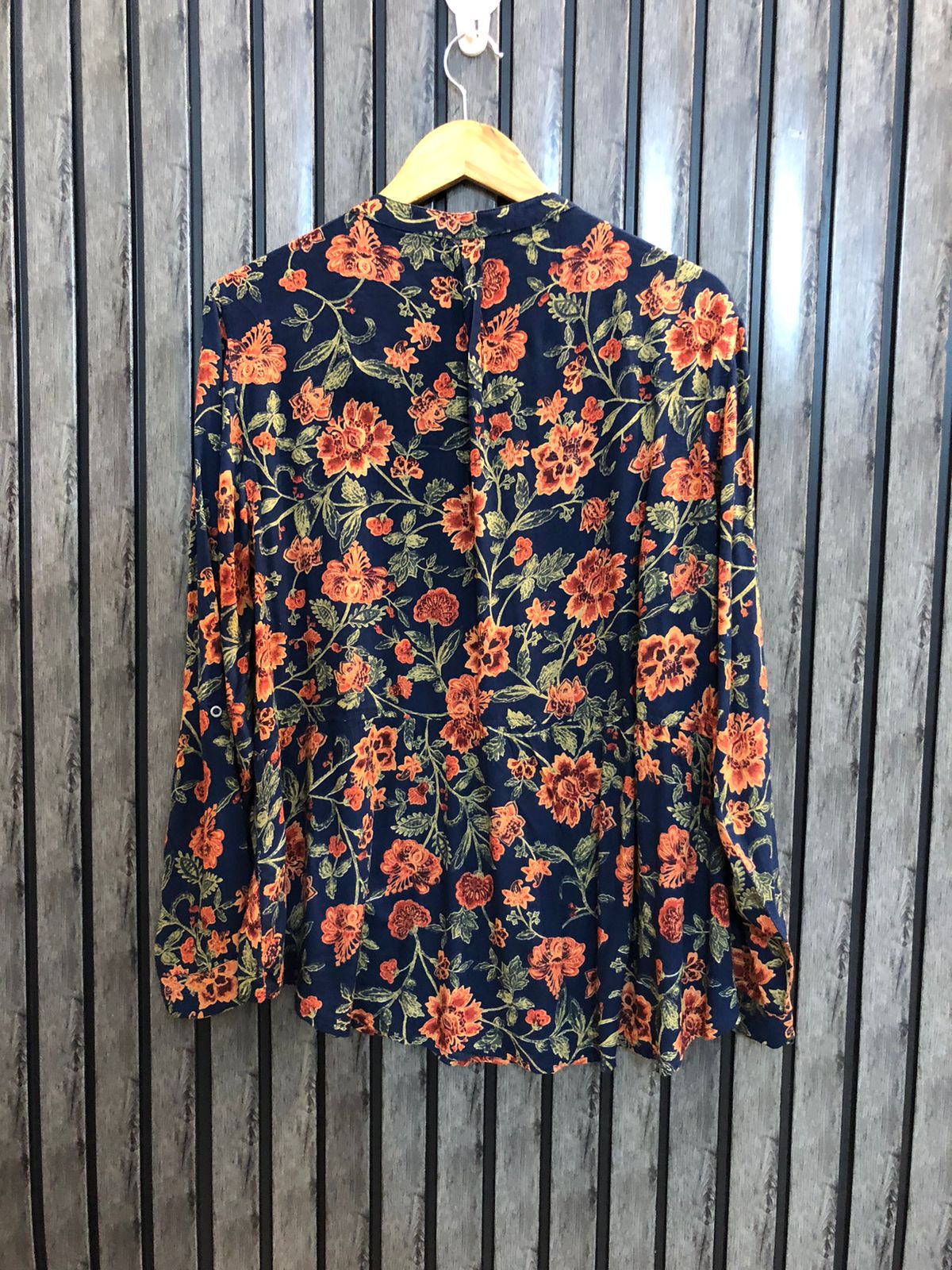 Chest 21  Length 26.5  Fabric Linen Stylish Women Daily Wear Summer Top