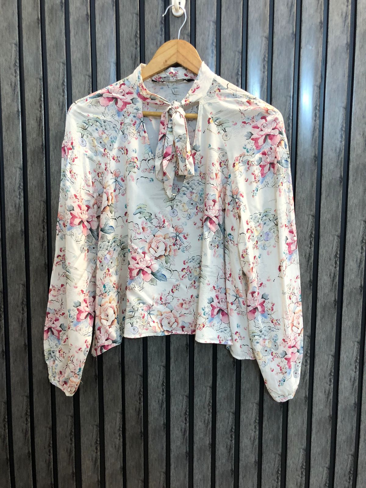 Chest 18  Length 20  Fabric Linen Trendy Summer Wear Full Sleeves Top