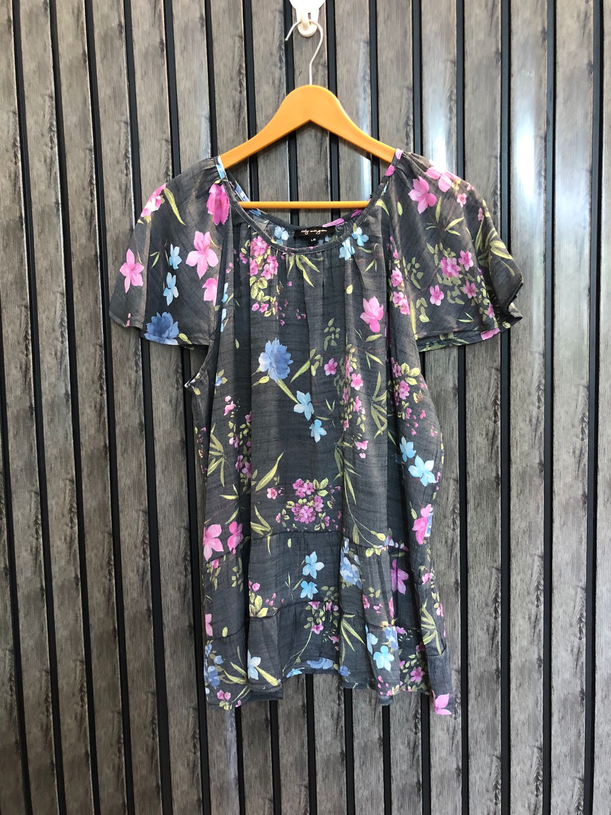 Chest 21  Length 26  Fabric cotton silk Classic Regular Ladies Half Sleeve Top