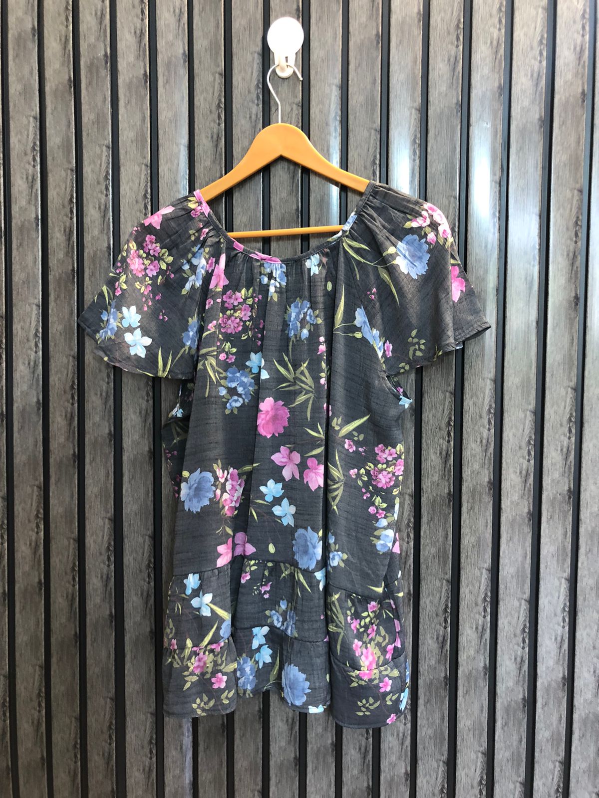 Chest 21  Length 26  Fabric cotton silk Classic Regular Ladies Half Sleeve Top