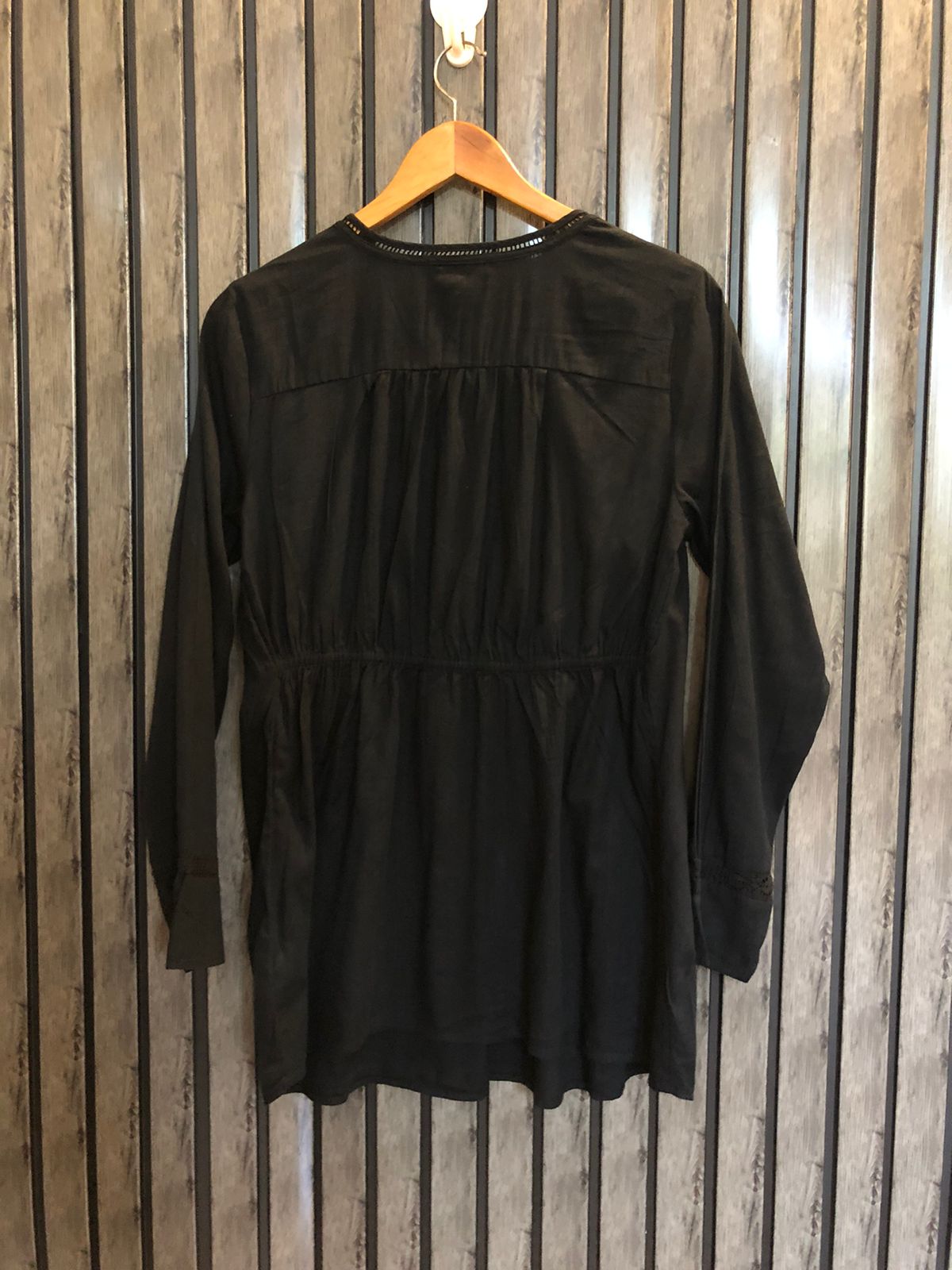 Chest 18  Length 27  Fabric Cotton Ladies Summer Full Sleeves Top