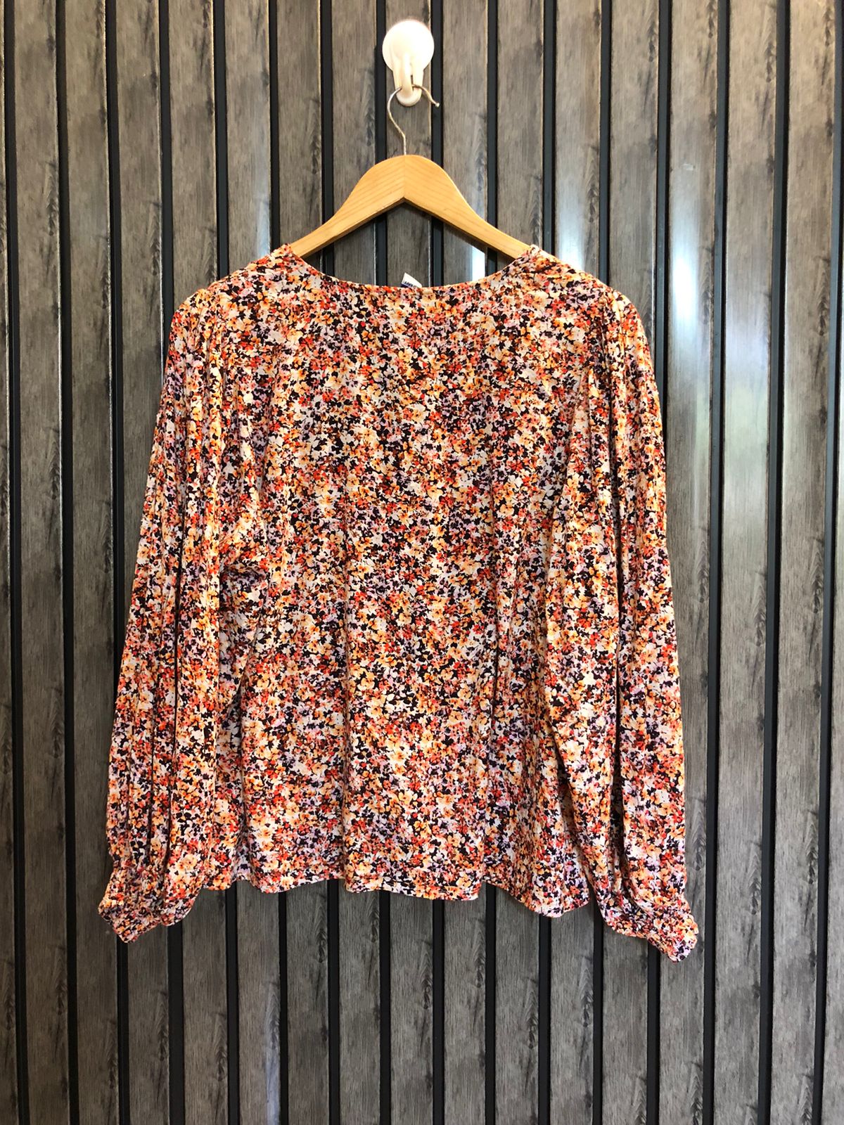 Chest 20  Length 21  Fabric Linen Women's Fashionable Full Sleeves Top
