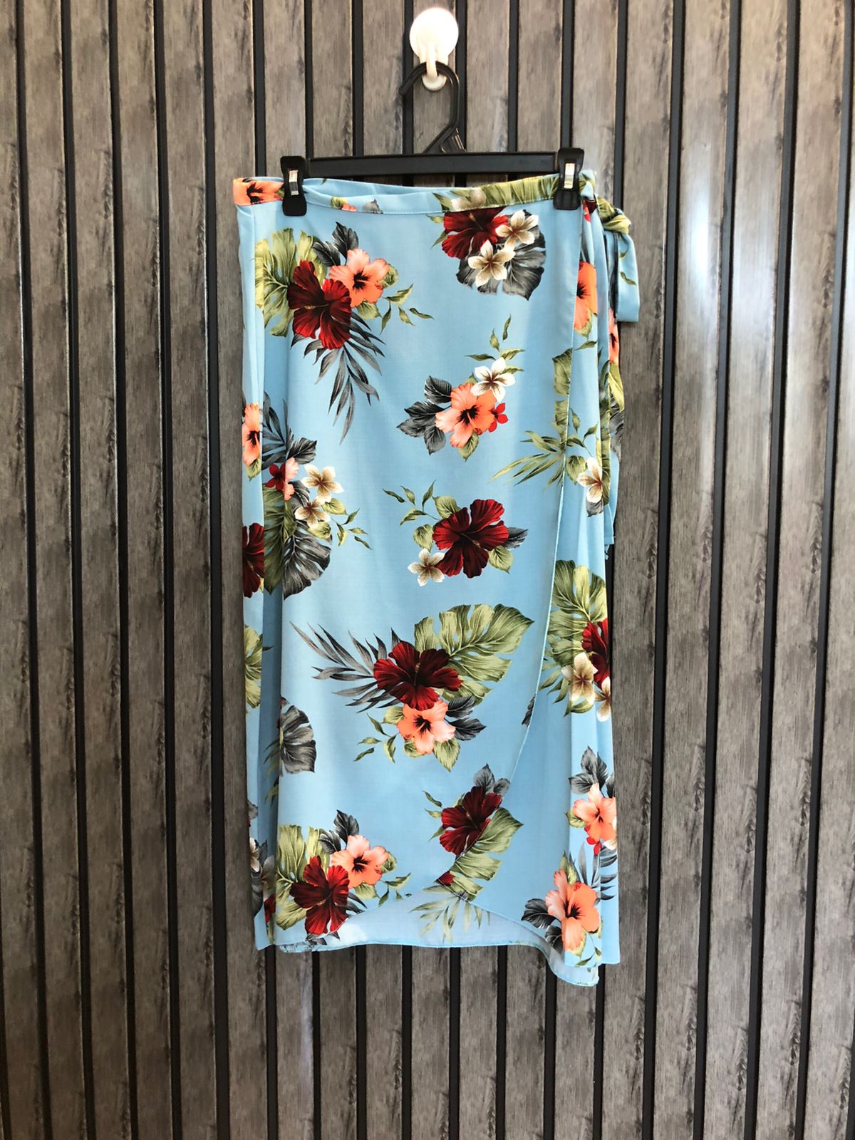 Waist 28  Lenght 29 to 31  Fabric cotton silk Chic Skirt Boutique