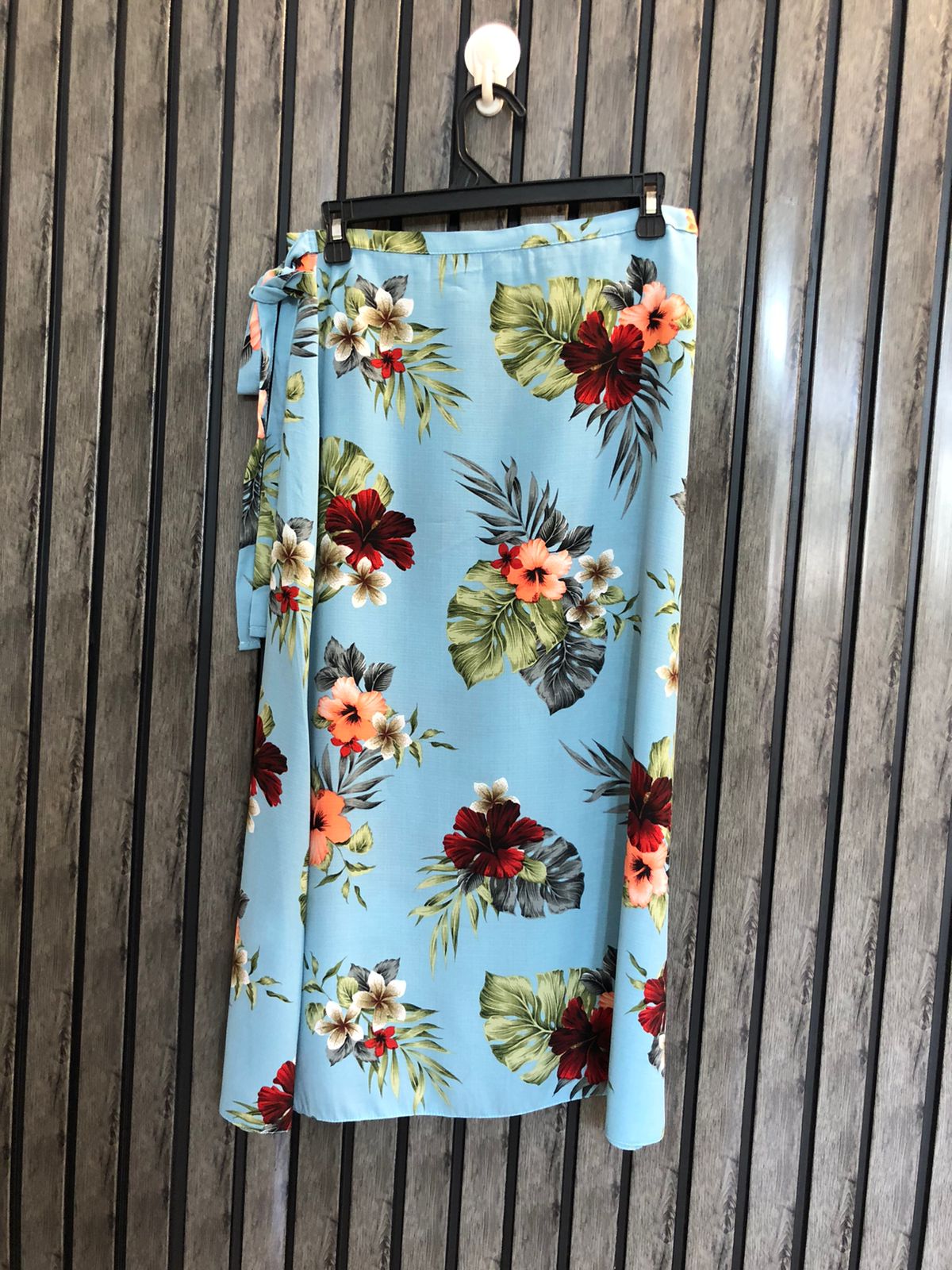 Waist 28  Lenght 29 to 31  Fabric cotton silk Chic Skirt Boutique