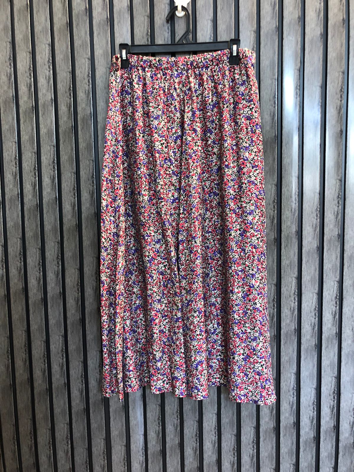 Waist 34  Lenght 33  Fabric silk Elite Skirt Styles
