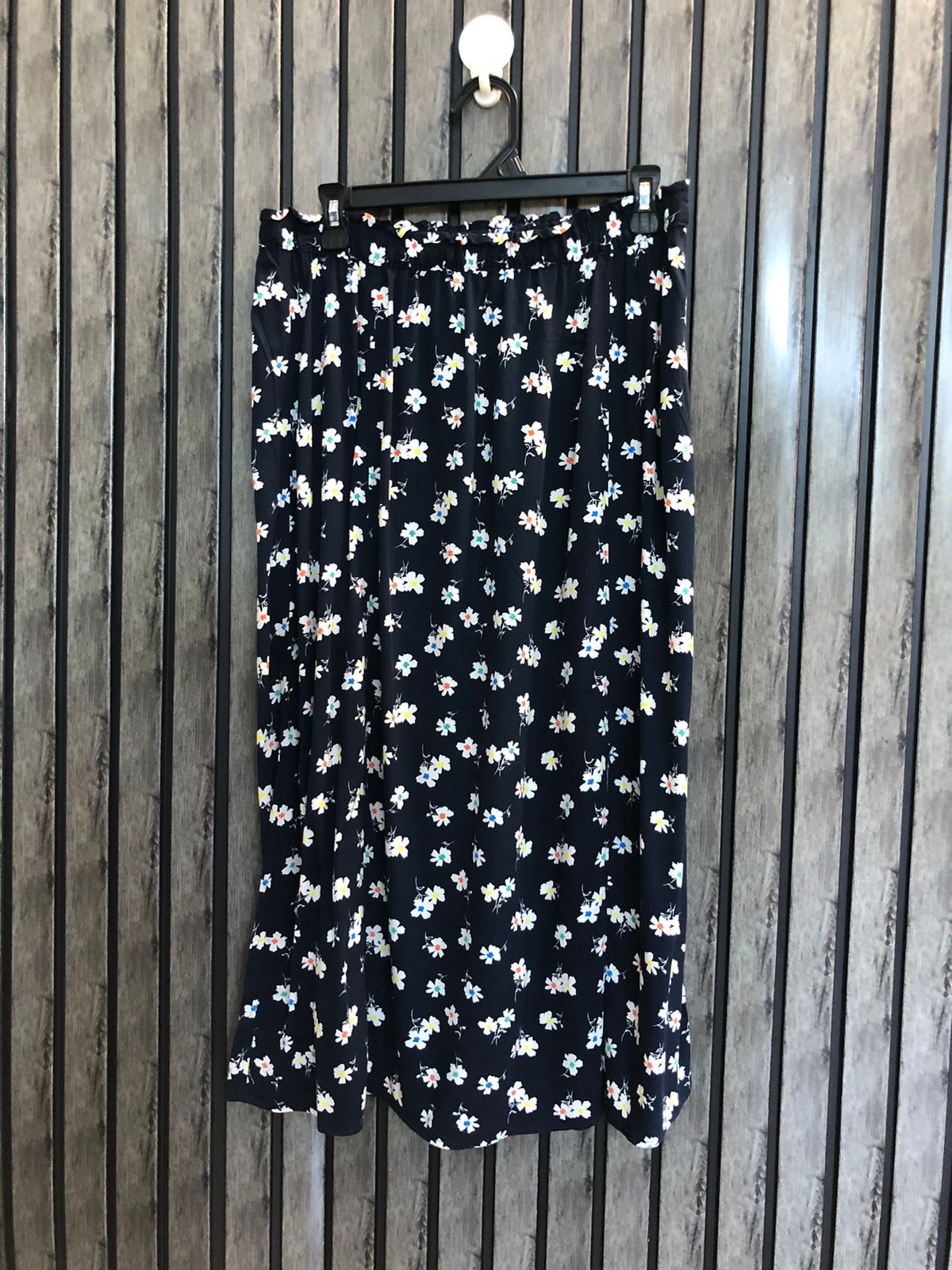 Waist 34  Lenght 31  Fabric linen Luxe Ladies Skirts