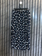 Waist 34  Lenght 31  Fabric linen Luxe Ladies Skirts