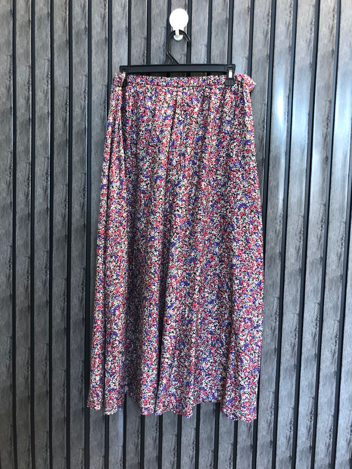 Waist 34  Lenght 33  Fabric silk Elite Skirt Styles