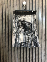 Waist 36  Lenght 23  Fabric silk Urban Chic Skirts