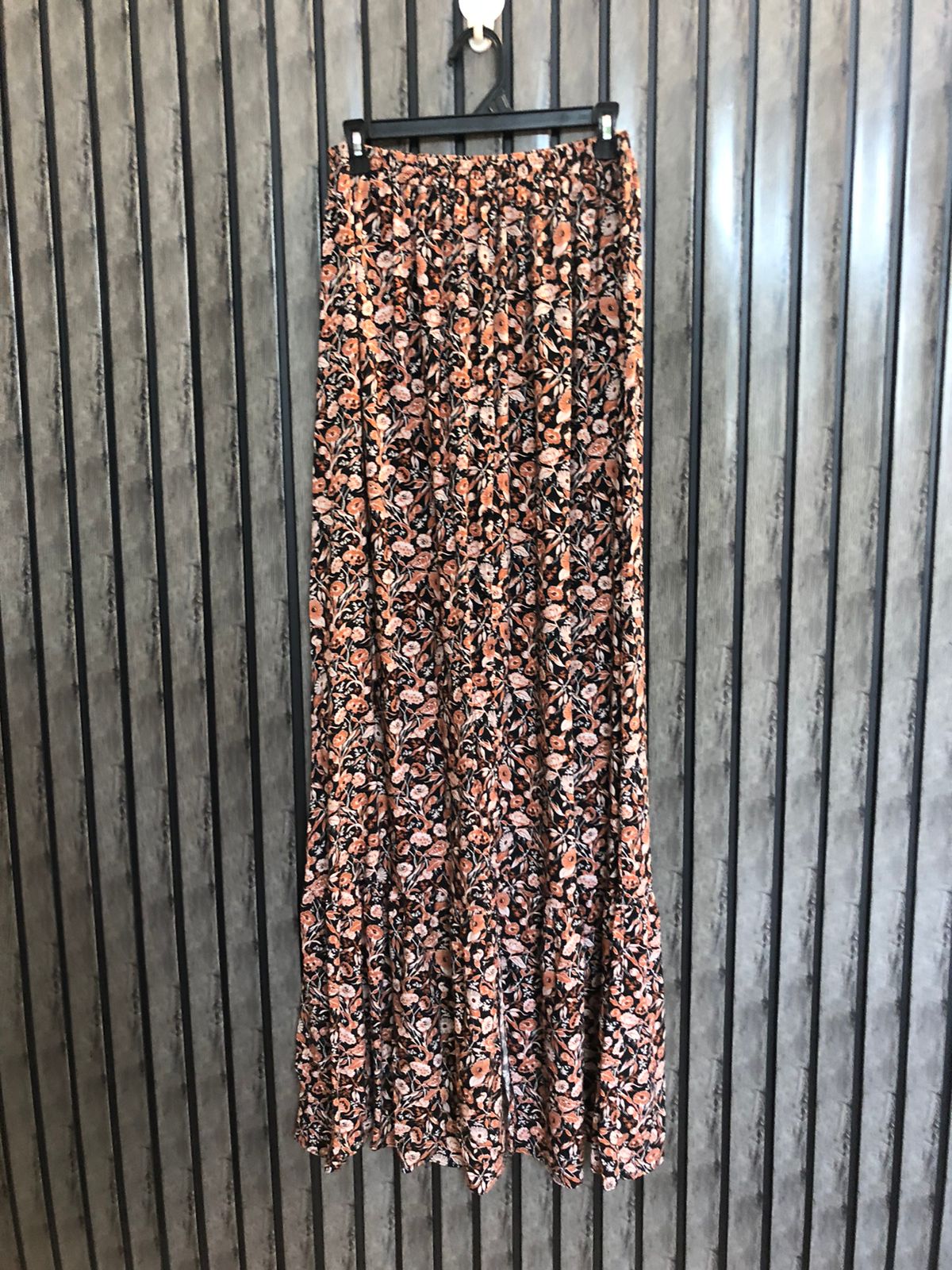 Waist 34 to 36  Lenght 37  Fabric cotton silk Vogue Skirt Collection
