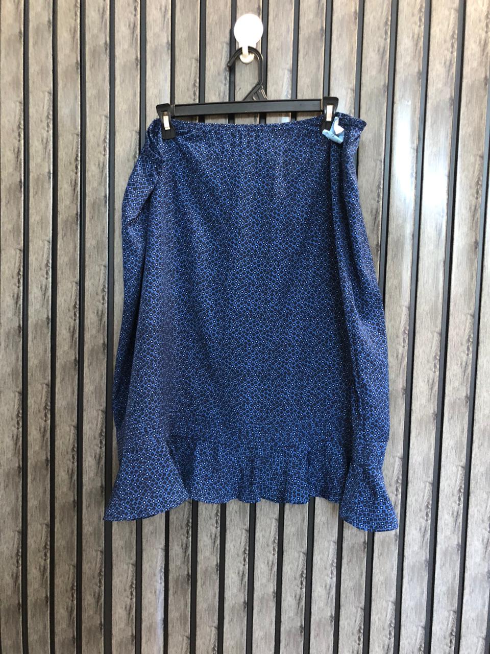 Waist 40  Lenght 25  Fabric silk Chic Avenue Skirts