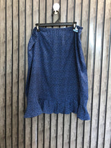 Waist 40  Lenght 25  Fabric silk Chic Avenue Skirts
