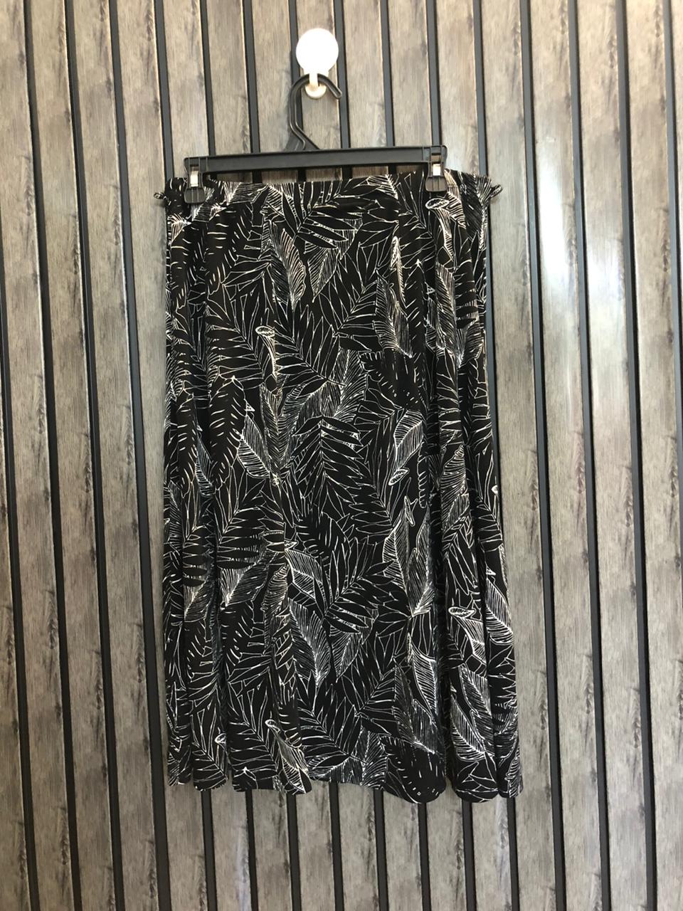 Waist 32 to 34  Lenght 27  Fabric silk jersey Fashion Forward Skirts
