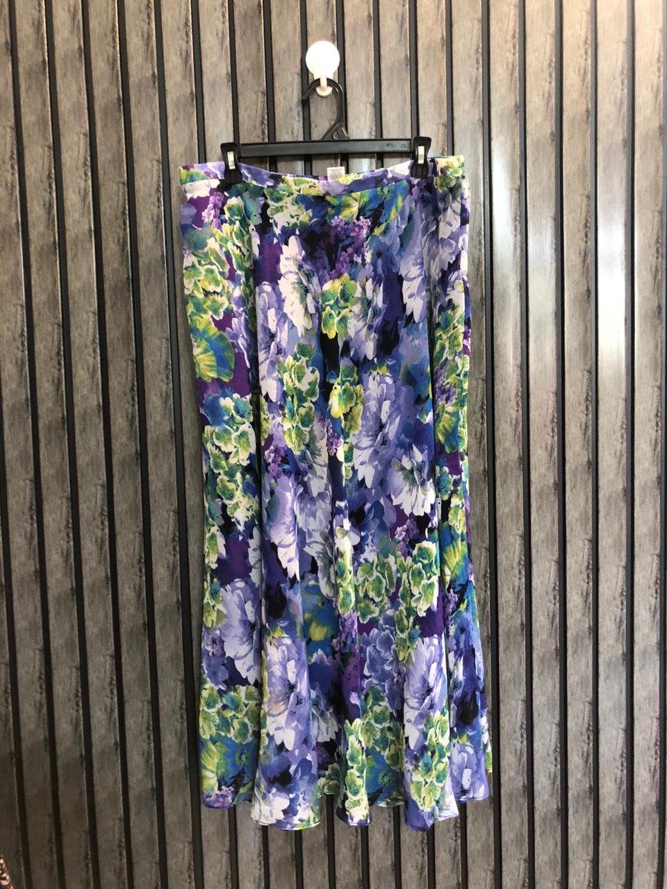 Waist 38 to 40  Lenght 36  Fabric chiffon Trendsetter Skirts