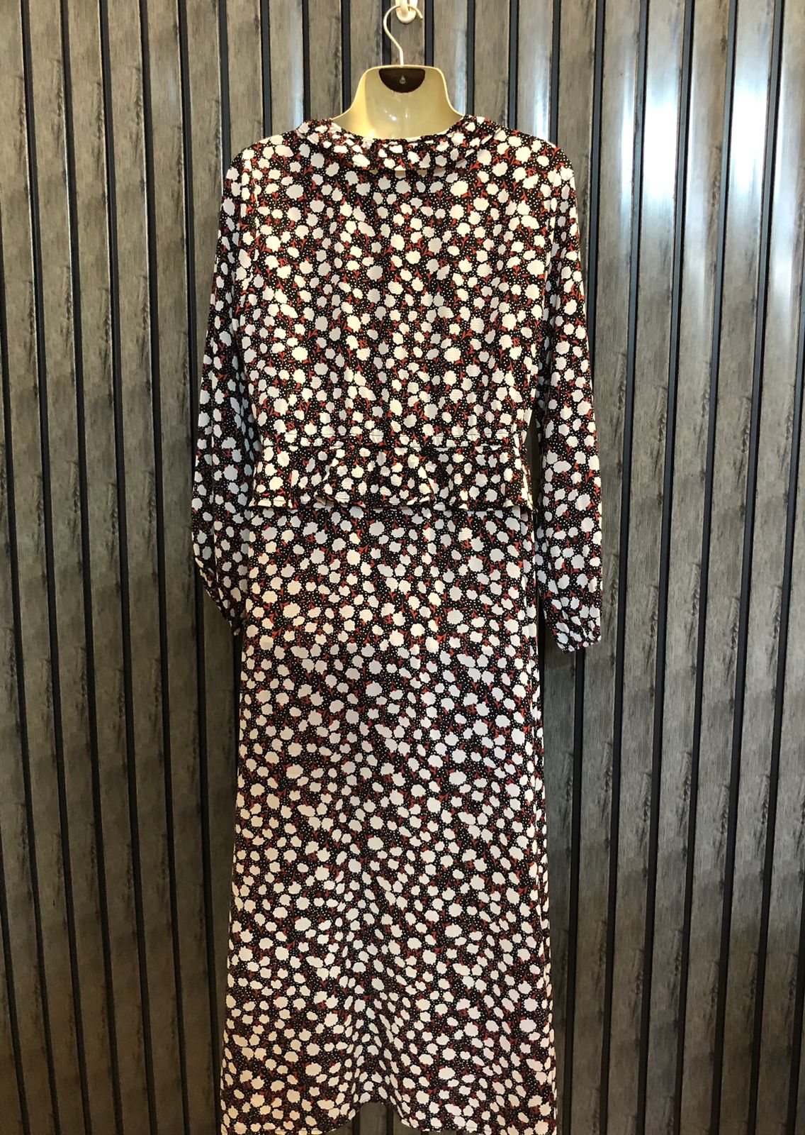 Chest 18  Lenght 49  Fabric chiffon Western long Maxi