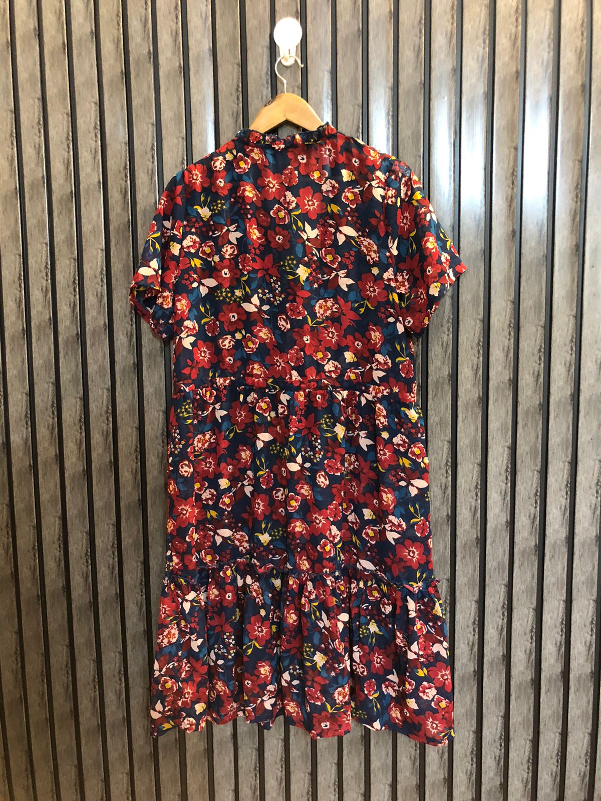 Chest 20  Lenght 41  Fabric chiffon Trendy Women's  Western long Top
